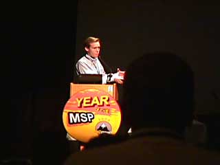MP3 Summit�̎�Î҂ł���CMP3.com��CEO��Micheal Robertson�̎ʐ^