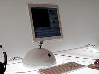 �V�^iMac��������Ƃ���ɓW������Ă���