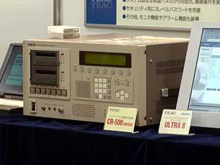 �e�B�A�b�N�̃}���`�`���l���ʘb�^�����uCR-500 series�̎ʐ^