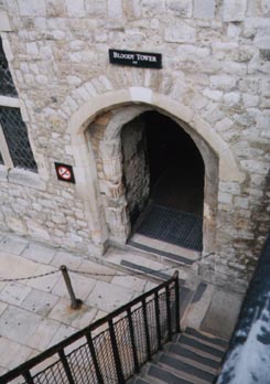 血ぬられた塔(ブラディー・タワー)